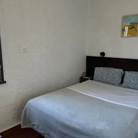 Holiday home Maison Les Pieds Dans L'eau