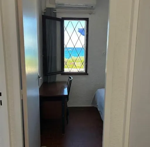 Maison Les Pieds Dans L'eau 度假居 *